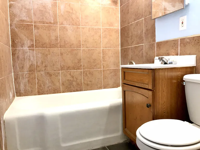 924 N Sunset Ave — Photo 6