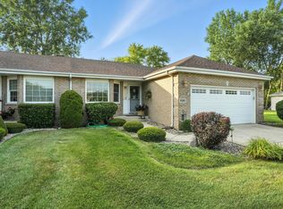 1080 Freedom Cir N, Crown Point, IN 46307