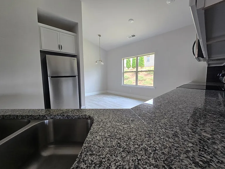 1163 Midway Hill Ln — Photo 5