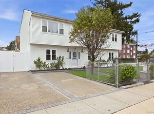 75 Harding Pl, Freeport, NY 11520