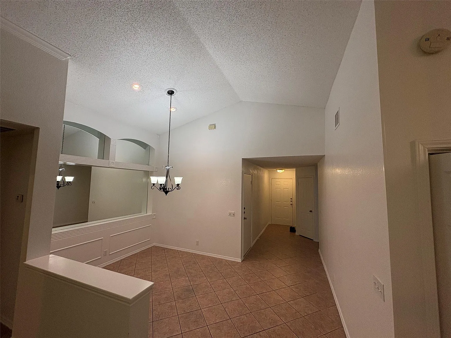 3 bed, 2.0 bath, 1620 sqft, $1,850 — Photo 4