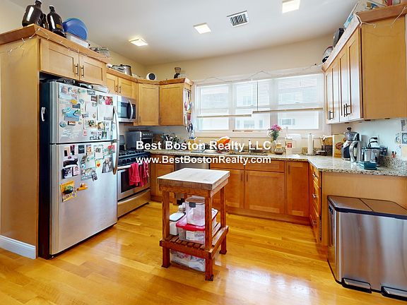 2nd image of 317 Main St APT 2