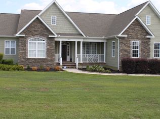 201 Folly Bend Dr, Greenwood, SC 29649