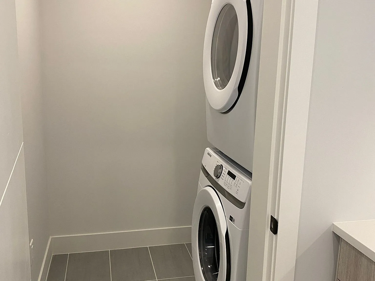 2 bed, 950 sqft, $2,500 — Photo 4