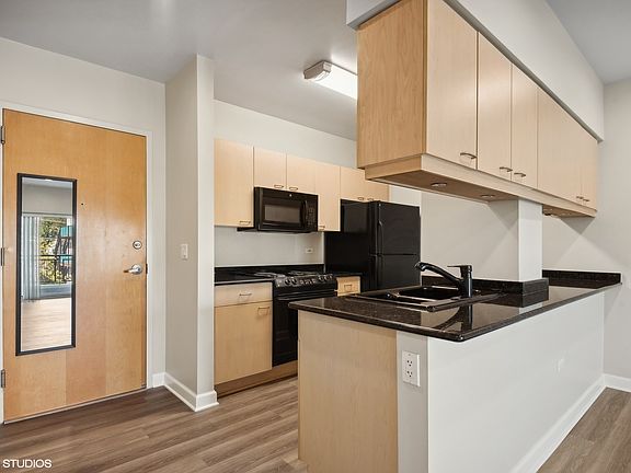 4th image of 1224 Chicago Ave APT 202