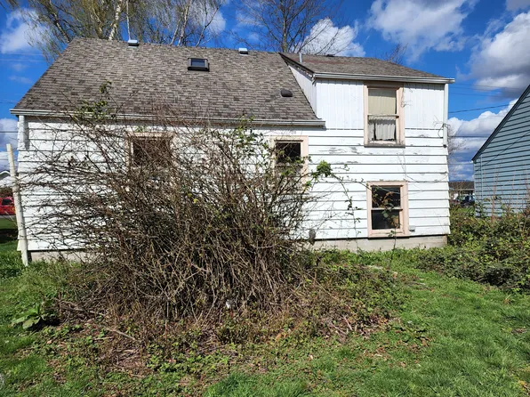 2020 Roosevelt Ave, Enumclaw, WA 98022