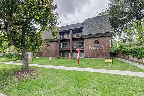 261 N 400 E Photo 1