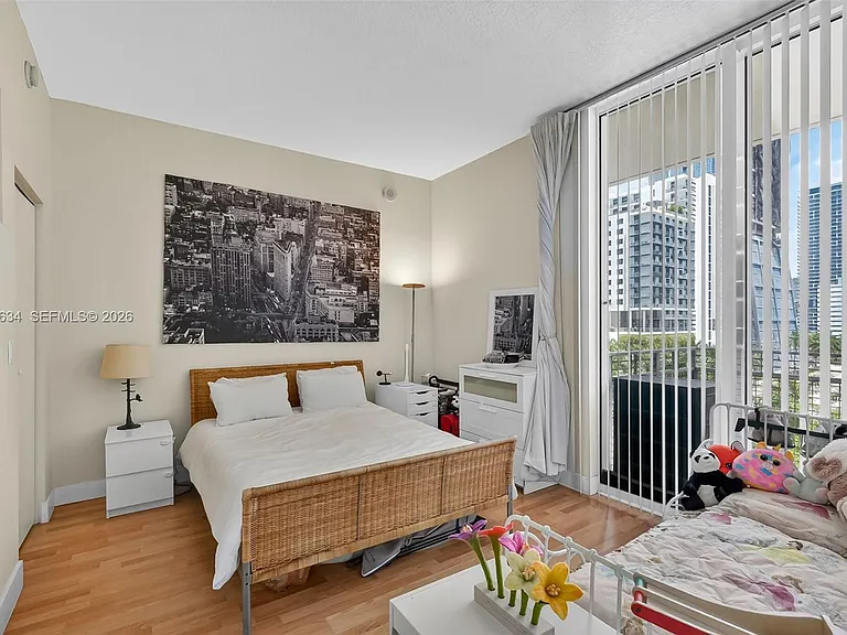 350 NE 24th St #609 — Photo 15