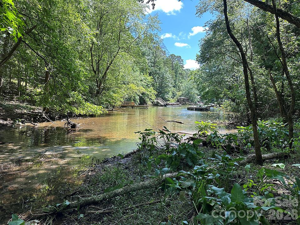 1st image of 547 Stewart Rock Rd
