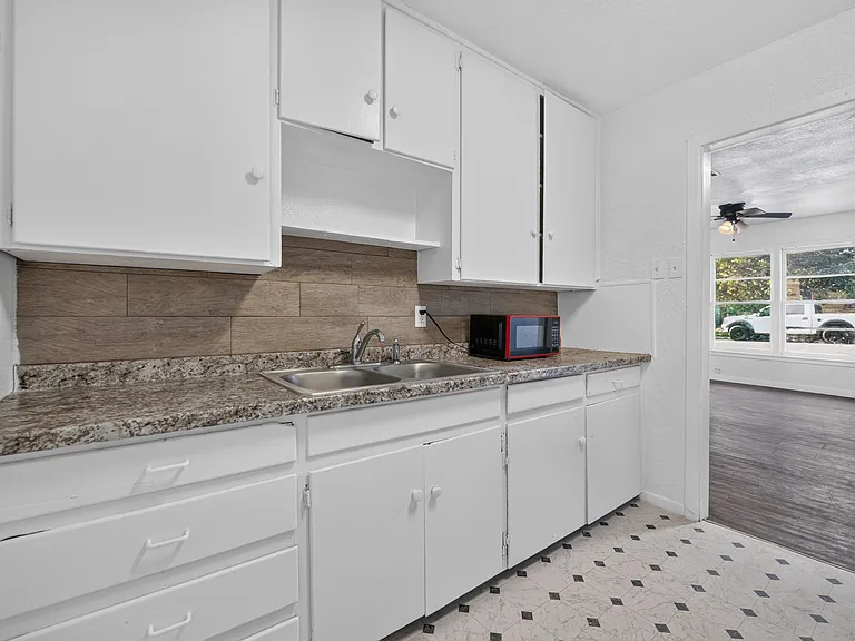 5503 Van Natta Ln — Photo 3