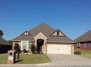 25312 Stonebridge Pkwy, Claremore, OK 74019