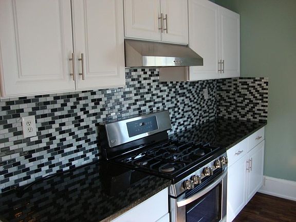 4th image of 29 Dysart St #0