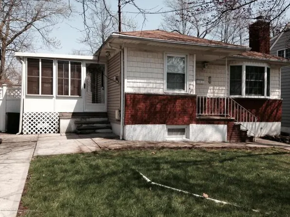 319 Robinson Ave, Staten Island, NY 10312