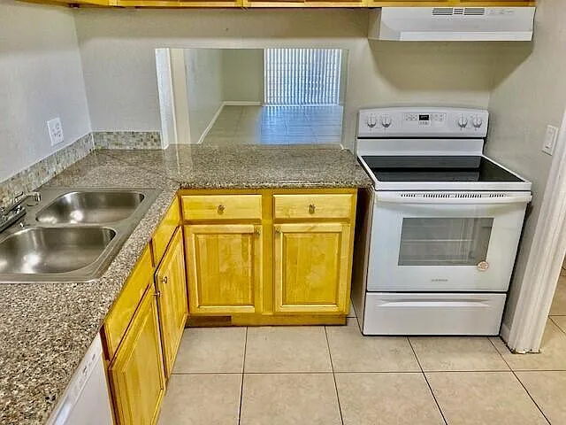 200 Croton Ave #208 — Photo 7