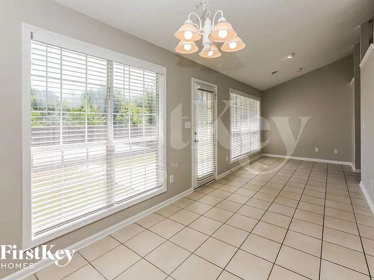 200 Summer Hill Dr — Photo 6