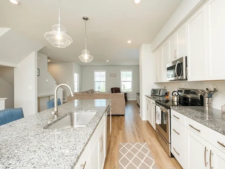 4413 Alston St — Photo 28