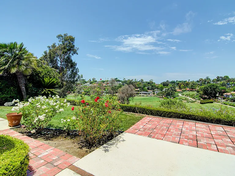 24261 Cascades Dr — Photo 10