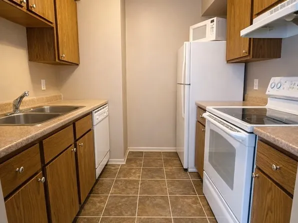 3839 Silver Lake Rd APT 5, Traverse City, MI 49684