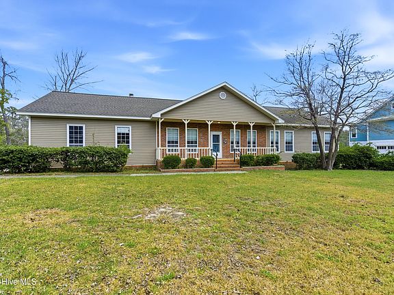 3rd image of 632 Ravenswood Road