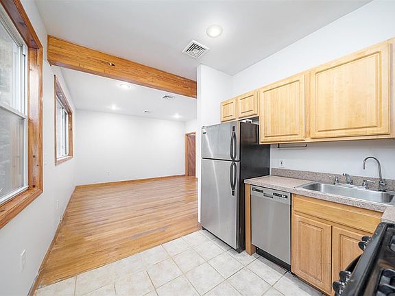 4th image of 100 Central Ave #3