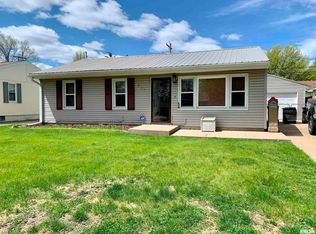 307 Capri St, Pekin, IL 61554