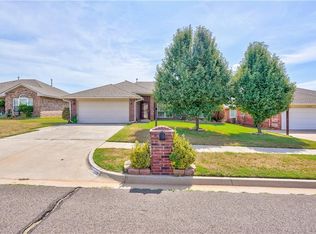 2338 Berry Ln, Midwest City, OK 73130