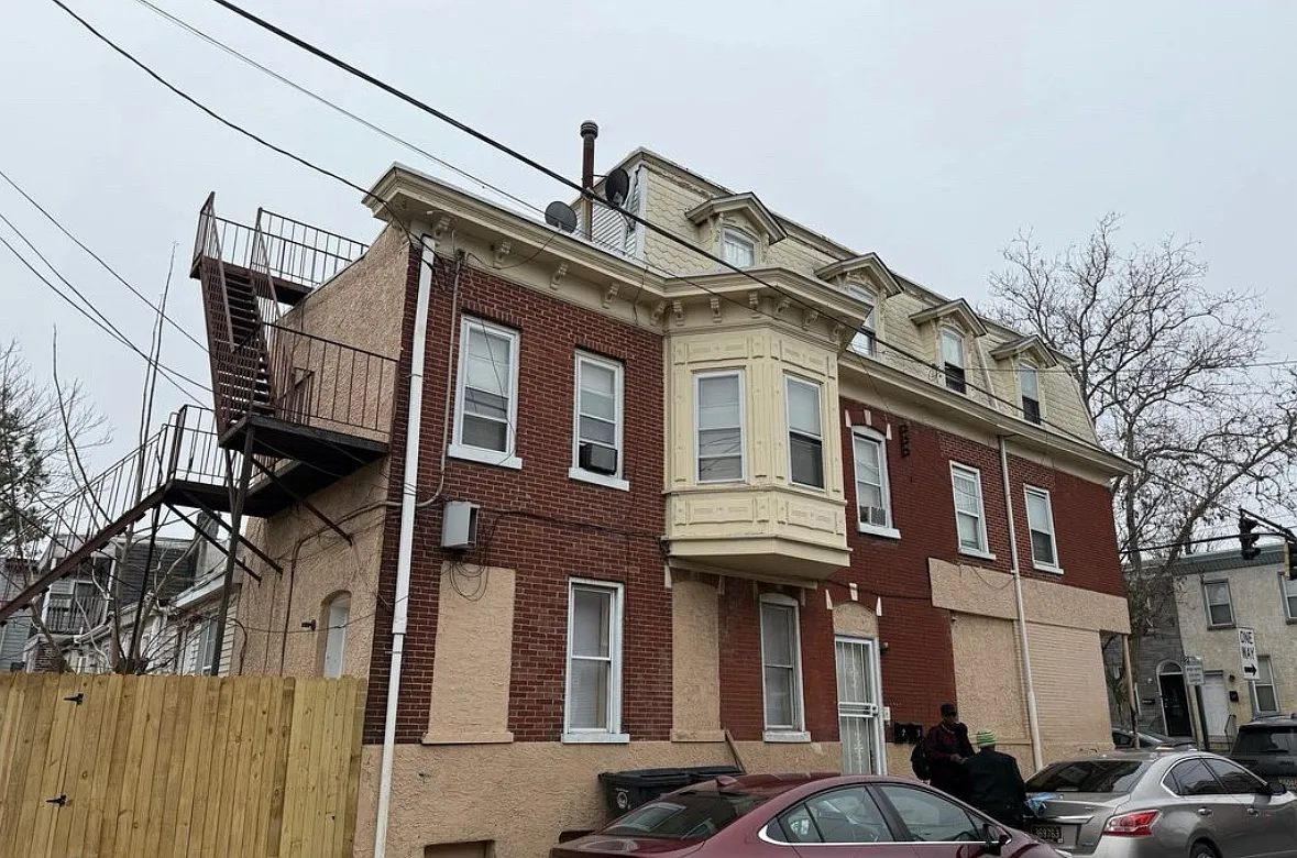 940 N Spruce St — Photo 1