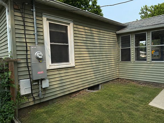 4th image of 918 Valley Ave