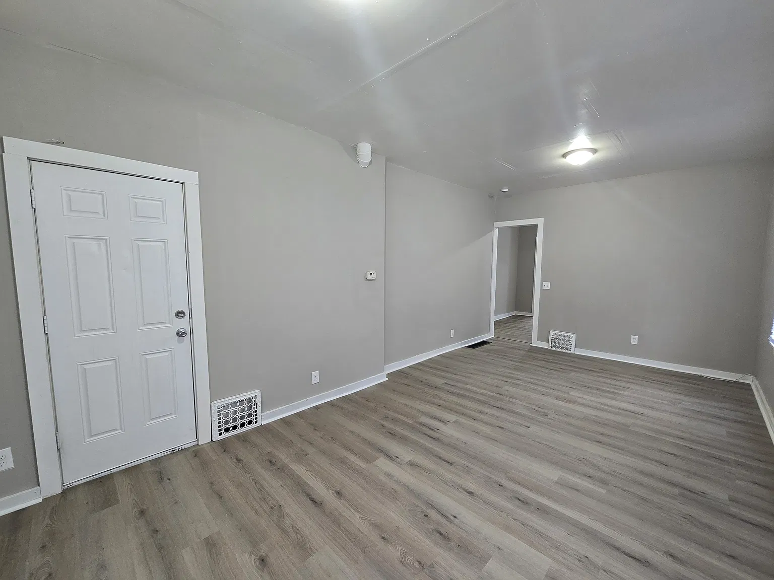 406 Locust St - 1 — Photo 4
