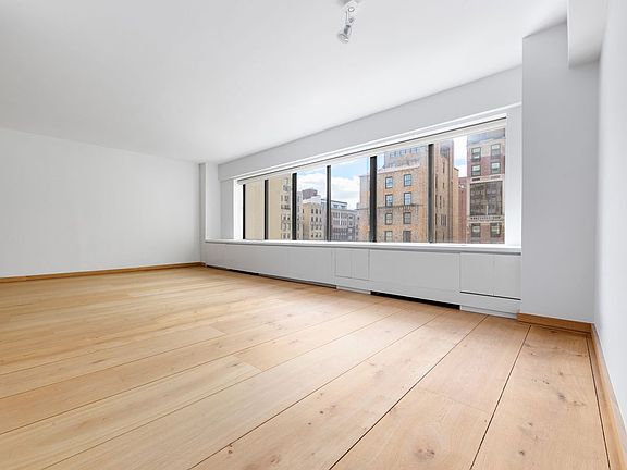 5th image of 900 Park Ave APT 12E