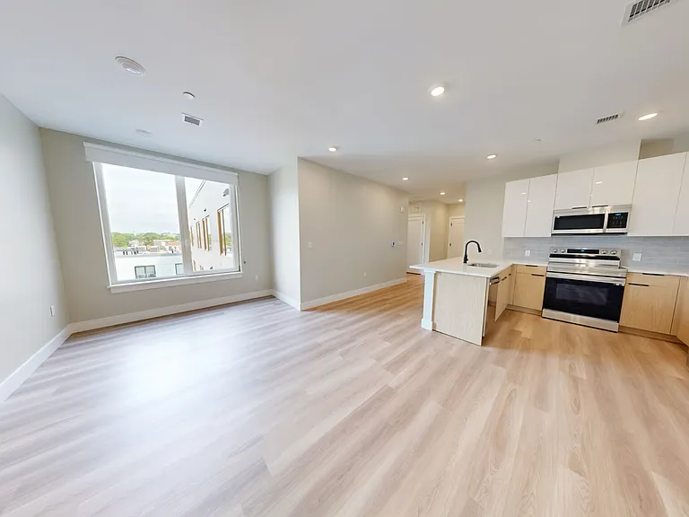 211 Green Street — Photo 23