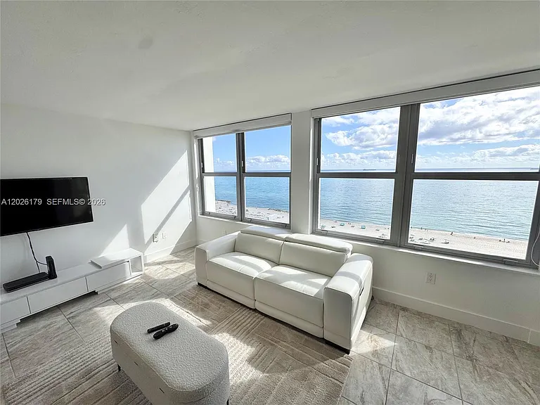 2899 Collins Ave #1433 — Photo 3