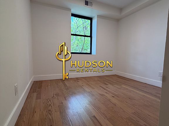 3rd image of 850 Westside Ave #15