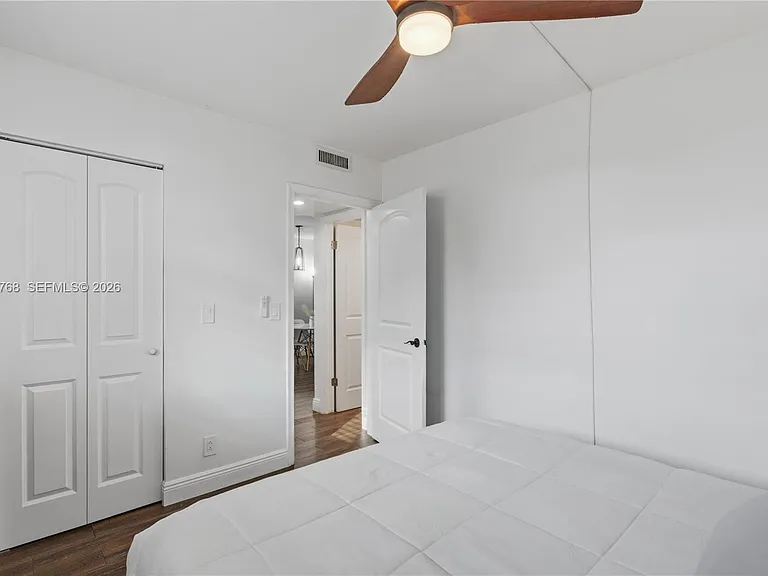 9340 Lagoon Pl #304 — Photo 13