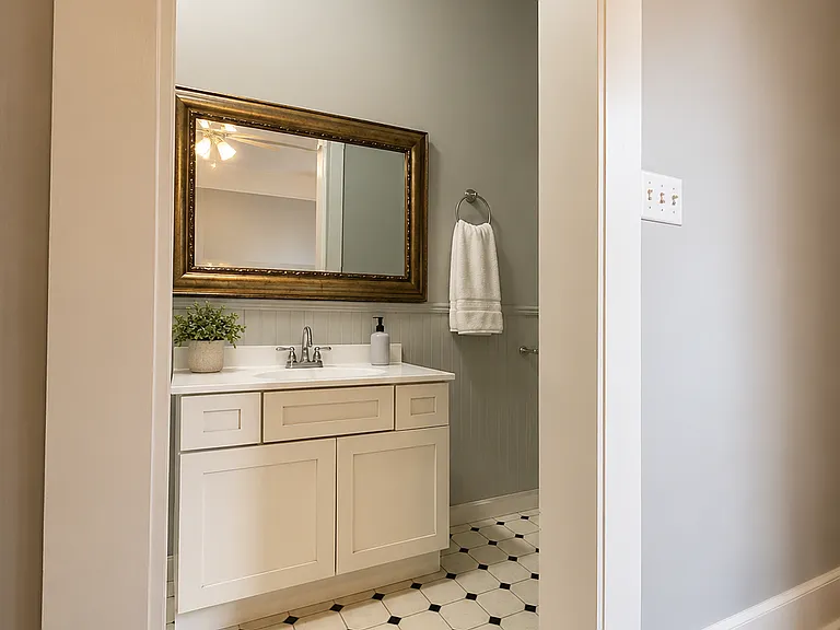 5939 Freret St — Photo 16