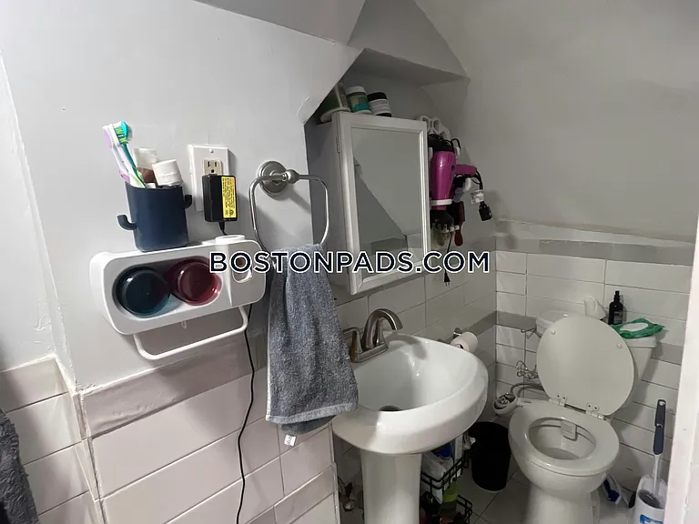 679 Massachusetts Ave #B1 — Photo 4