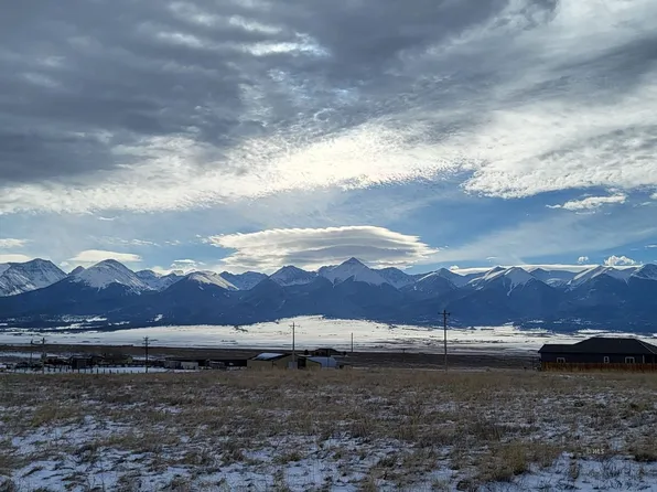 87 4th St, Westcliffe, CO 81252