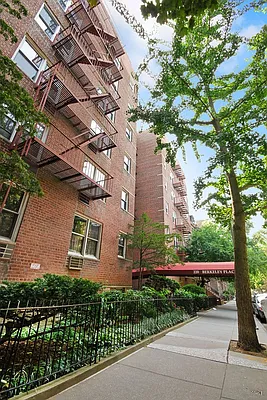 Sold by Corcoran | media 16