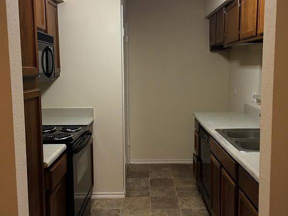5th image of 14550 Fonmeadow Dr APT 1502