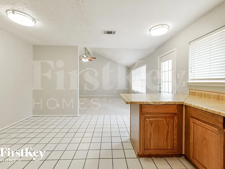 22234 Waynegate Dr — Photo 7