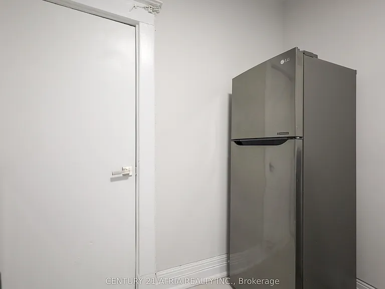 605 College St #3 — Photo 8