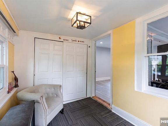 5th image of 1161 Anna St