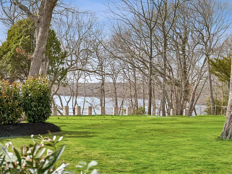 18 Lake Side Dr — Photo 6