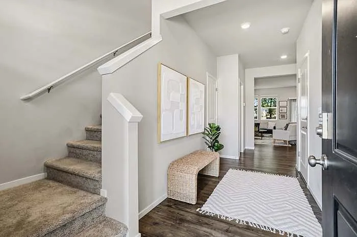 4355 Savannah Loop NE — Photo 3