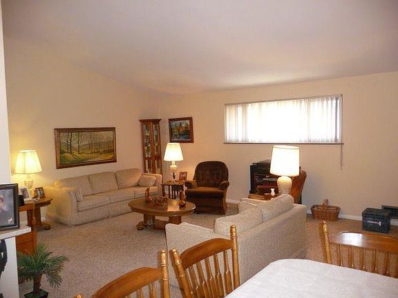 5th image of 361 Glen Oaks Dr