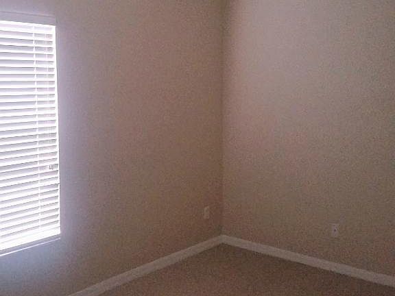 5th image of 406 Park Lake Dr