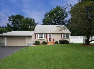 1 Sheraton Dr, Poughkeepsie, NY 12601