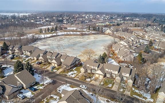 4th image of 41913 Cantebury Dr
