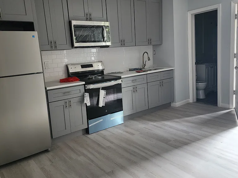 33 Saint Josephs Ave #3-F — Photo 1