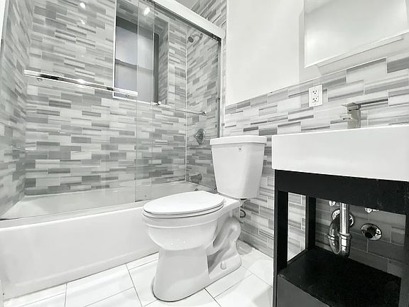 4th image of 169 Manhattan Ave APT 3E
